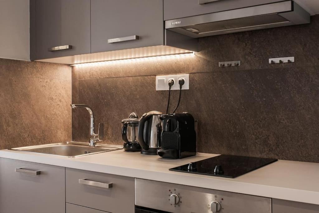 Piraeus Deluxe 2Bdr Apt - Near Metro And Port מראה חיצוני תמונה