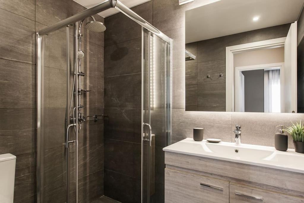 Piraeus Deluxe 2Bdr Apt - Near Metro And Port מראה חיצוני תמונה