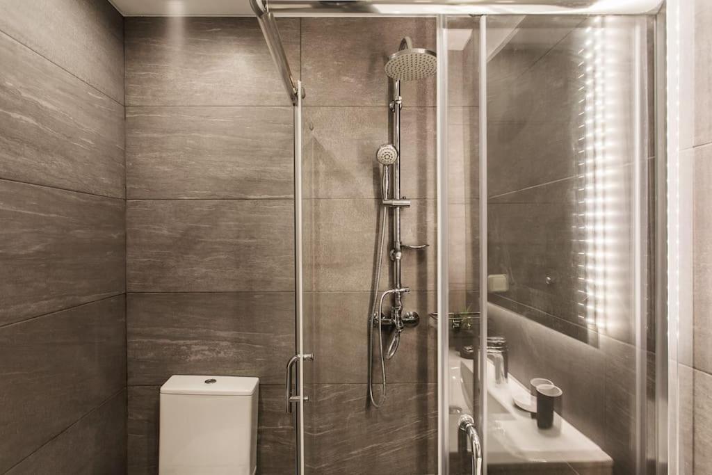 Piraeus Deluxe 2Bdr Apt - Near Metro And Port מראה חיצוני תמונה